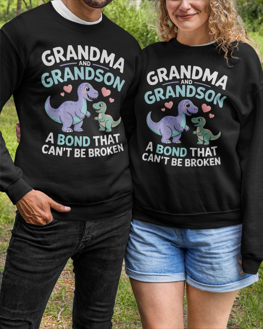 GRANDMA AND GRANDSON A BOND THAT CAN'T BE BROKEN DINOSAUR UNISEX T-SHIRT MTNN00 (SKU-GMS4)