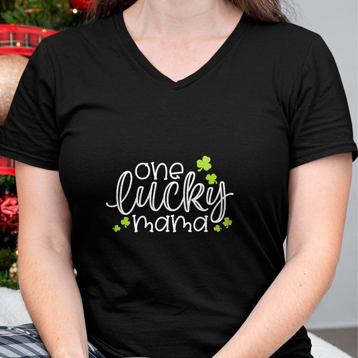 Gift for Mom Shirt, Funny Mom Unisex T-Shirt/Hoodie/Sweatshirt HLT00 - One Lucky Mama Mother Mom St. Patrick's Day Long Sleeve T-Shirt