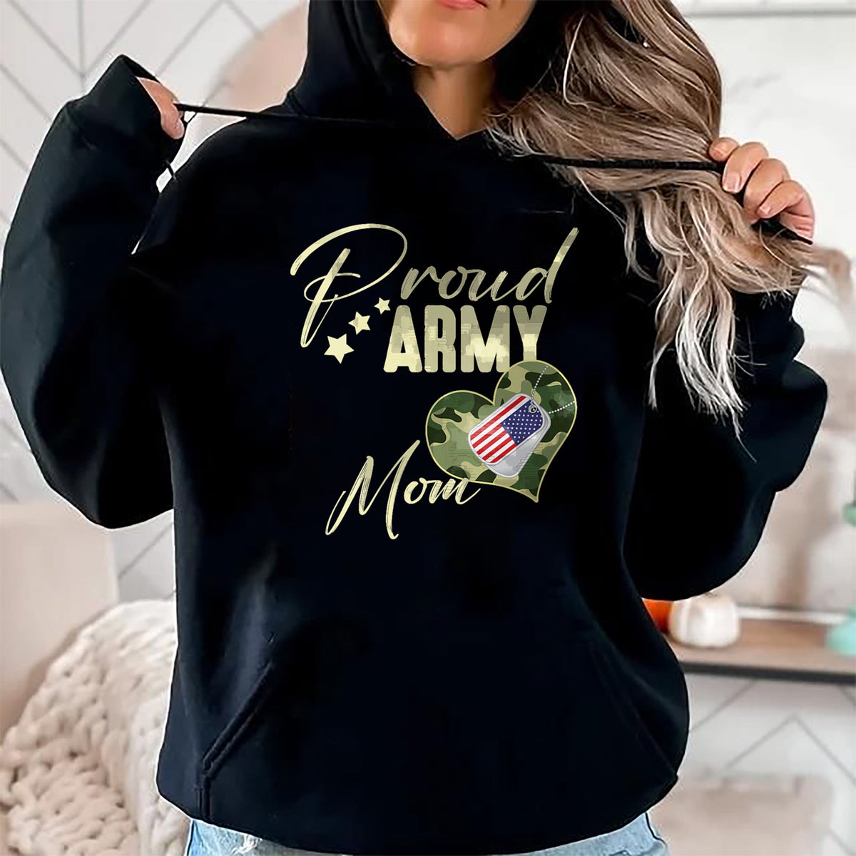 Gift for Dad Shirt, Funny Dad Unisex T-Shirt/Hoodie/Sweatshirt HLT00 – Proud Army MOM Camouflage Dog Tag USA American Flag V-Neck T-Shirt