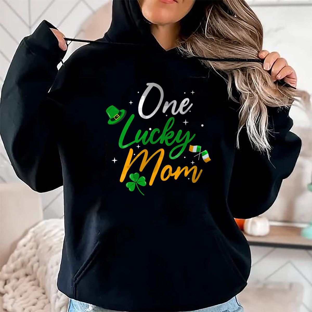 Gift for Mom Shirt, Funny Mom Unisex T-Shirt/Hoodie/Sweatshirt HLT00 - One Lucky Mom - Funny St Patricks Day Irish Mother T-Shirt
