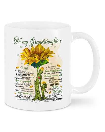TO GRANDDAUGHTER MUG 02 - GIFT FROM GRANDMA - HNDS00