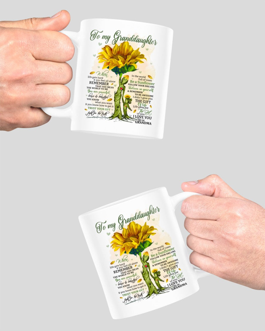 TO GRANDDAUGHTER MUG 02 - GIFT FROM GRANDMA - hnds00