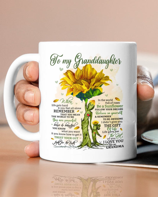 TO GRANDDAUGHTER MUG 02 - GIFT FROM GRANDMA - HNDS00