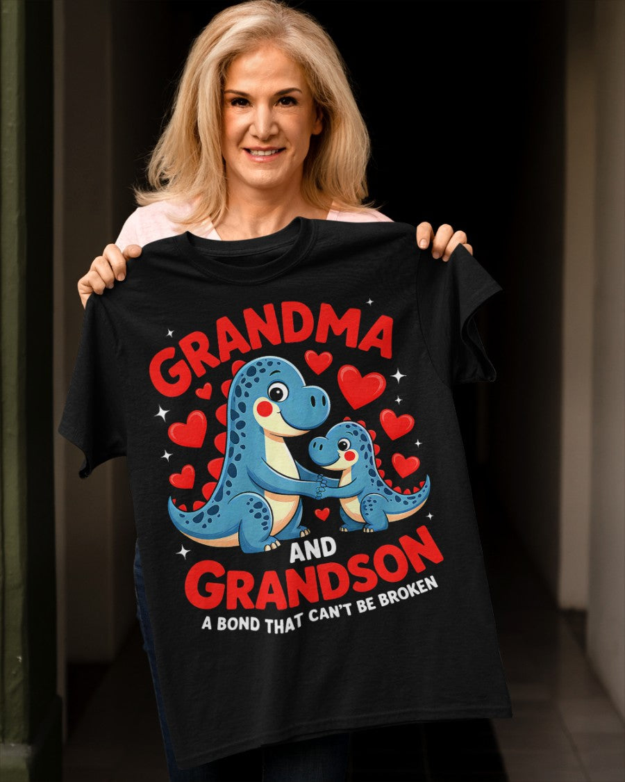GRANDMA AND GRANDSON A BOND THAT CAN'T BE BROKEN DINOSAUR UNISEX T-SHIRT MTNN00 (SKU-GMS3)