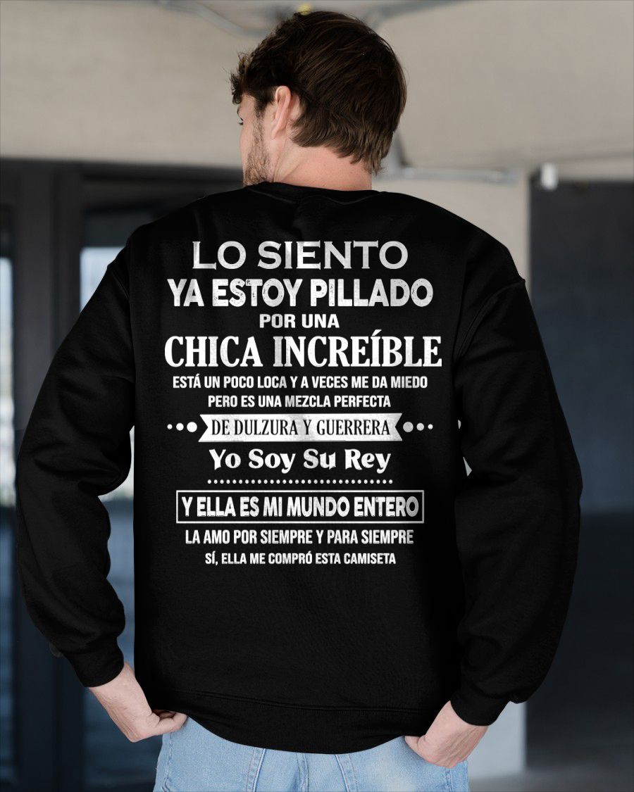 CAMISETA GRACIOSA ESTOY PILLADO POR UNA MUJER INCRE��BLE ��� EL JUBILADO M��S SEXY DE LA ZONA - REGALO DE CUMPLEA��OS PARA HOMBRES / MUJERES - MTNN00sp (SKU04-112-00)
